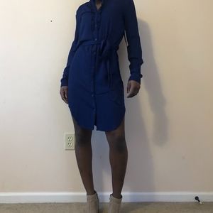 Business looking dress (casual)